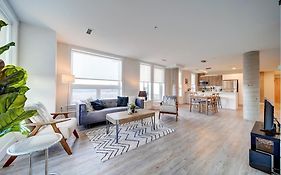 New Ocean Bay New Luxury Condo Sleeps 5 Parking, Coffee, Ac